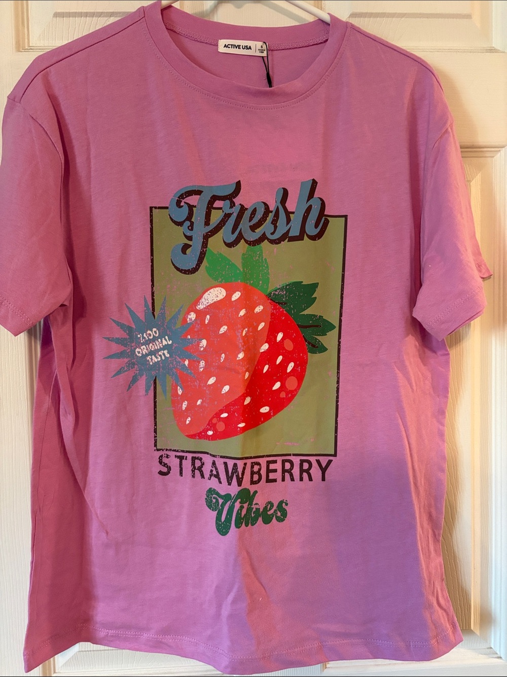 Active USA NWT Pink Fresh Strawberry Vibes Graphic Short Sleeve Tee Sz S